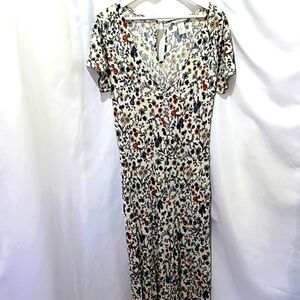 FREE with Purchase H&M Floral V Neck Jumpsuit Quarter Sleeve 100% Viscose